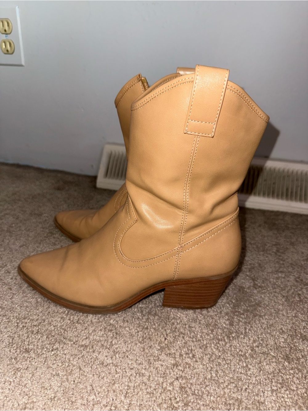 Universal Thread Tan Western Ankle Boots